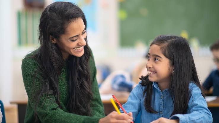 Contextual Vocabulary Acquisition: How to Learn New English Words Through Reading and Listening